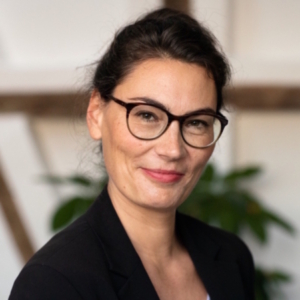 sandra-101_gespiegelt_qu-e1629366818287